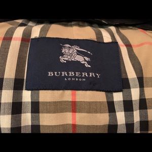 Classic Burberry Trench in Black